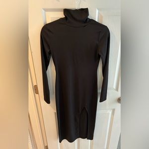 NEW Mid Long Sleeves Black Dress. XS. Polyester